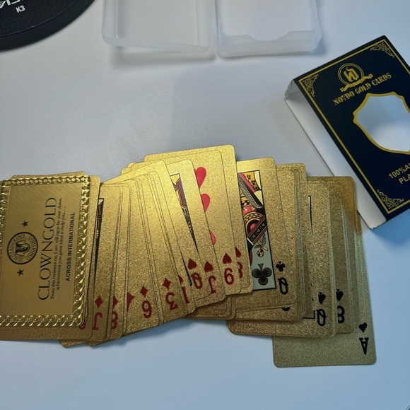Supreme Gold Foil Playing Cards - Picture 6 of 9